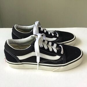 Vans Old Skool Sneakers Skate Shoes Kids Size 2.5 Black White Lace Off The Wall